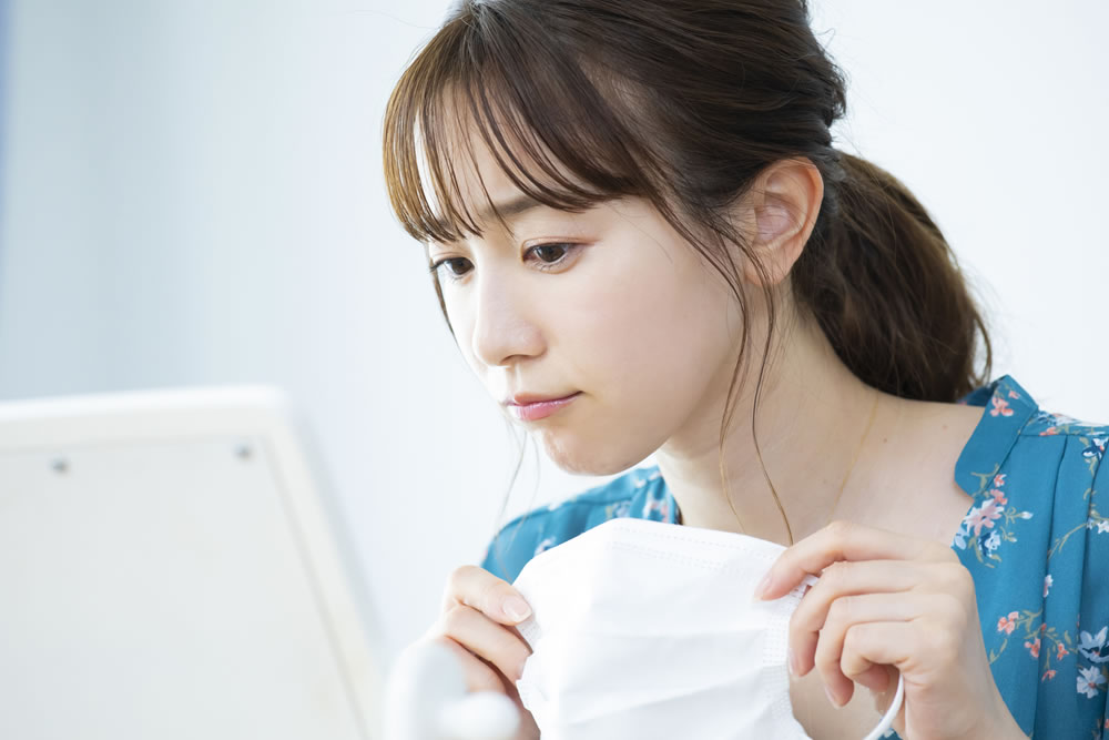 埋没法で癖がつくか気になっている女性