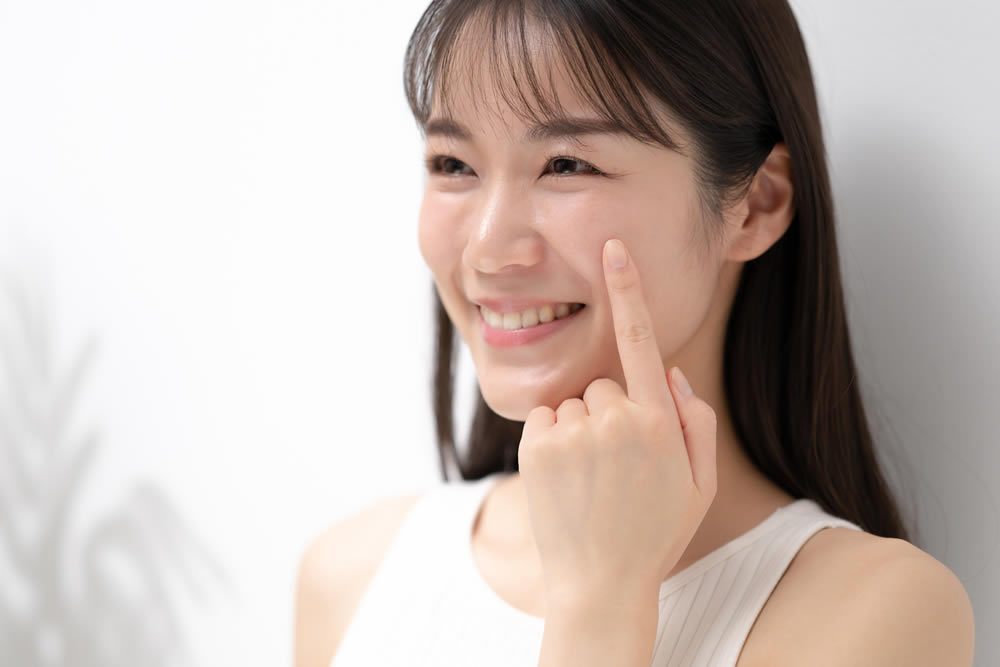 最安値のヒアルロン酸で施術をした女性のイメージ