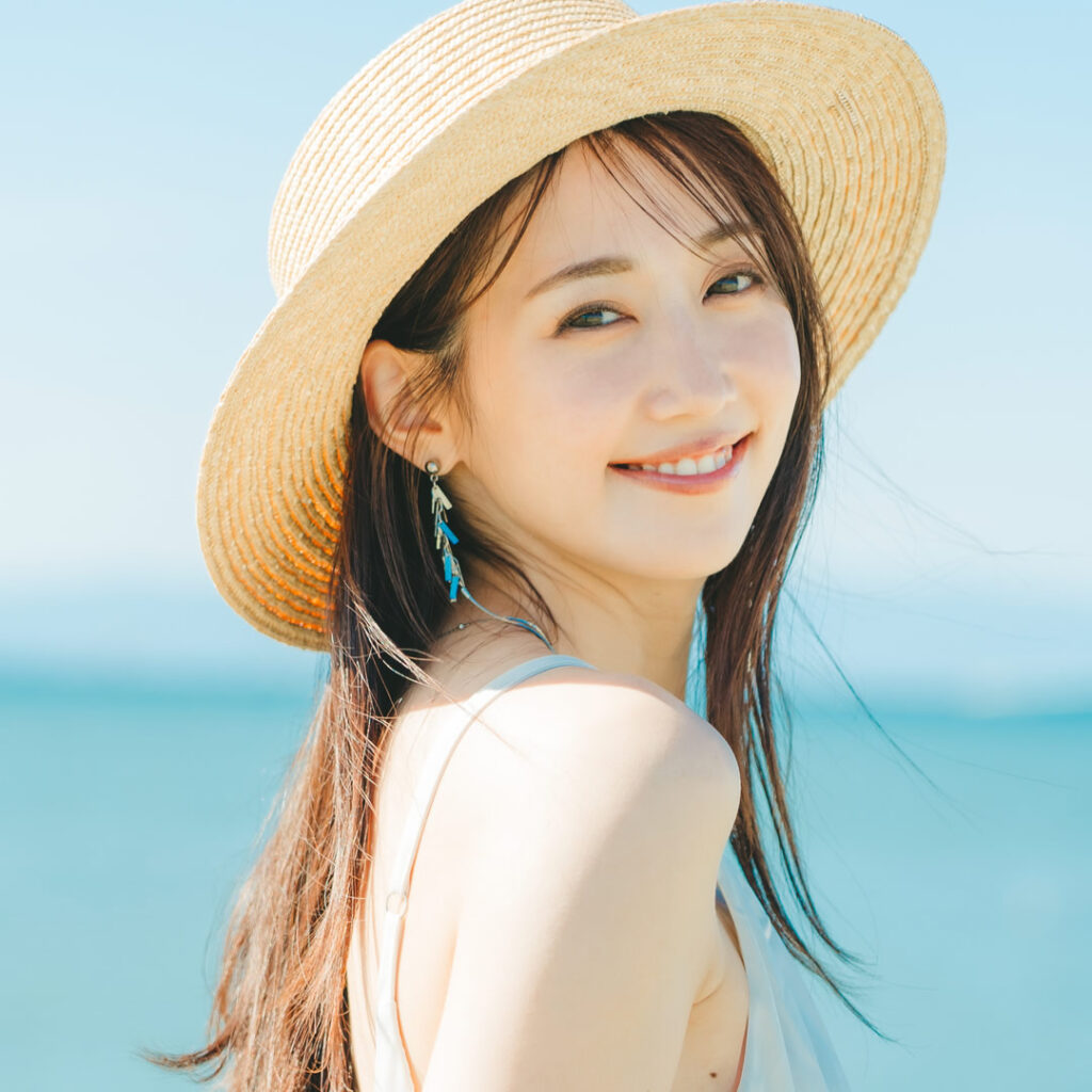 夏休みに美容整形を考えている女性