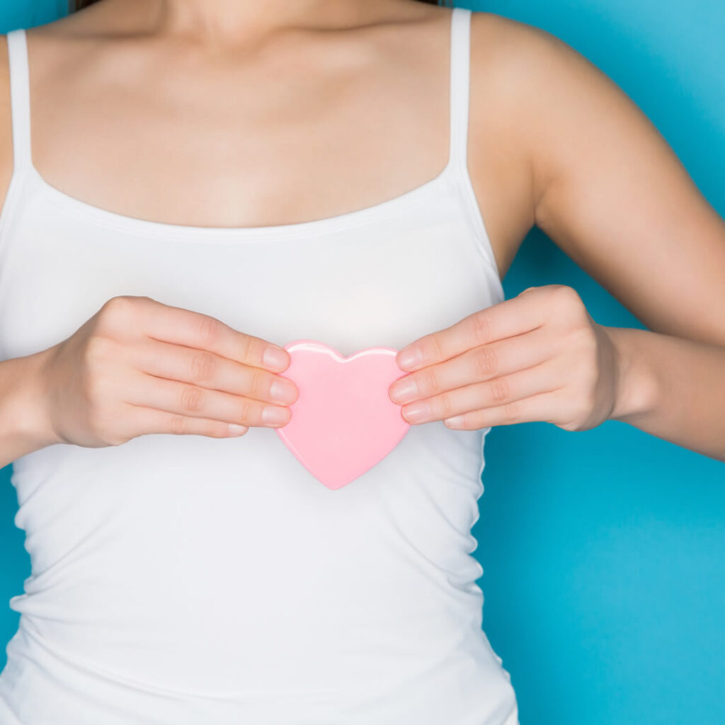 陥没乳頭が気になる女性のイメージ